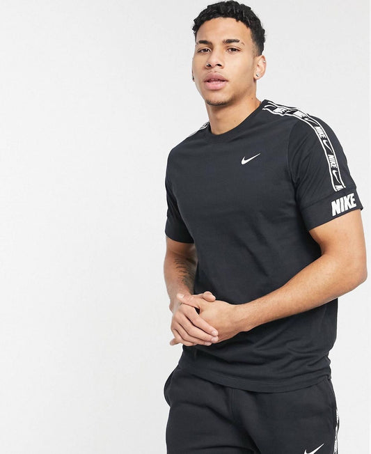 NIKE REPEAT PACK TAPING T-SHIRT IN BLACK