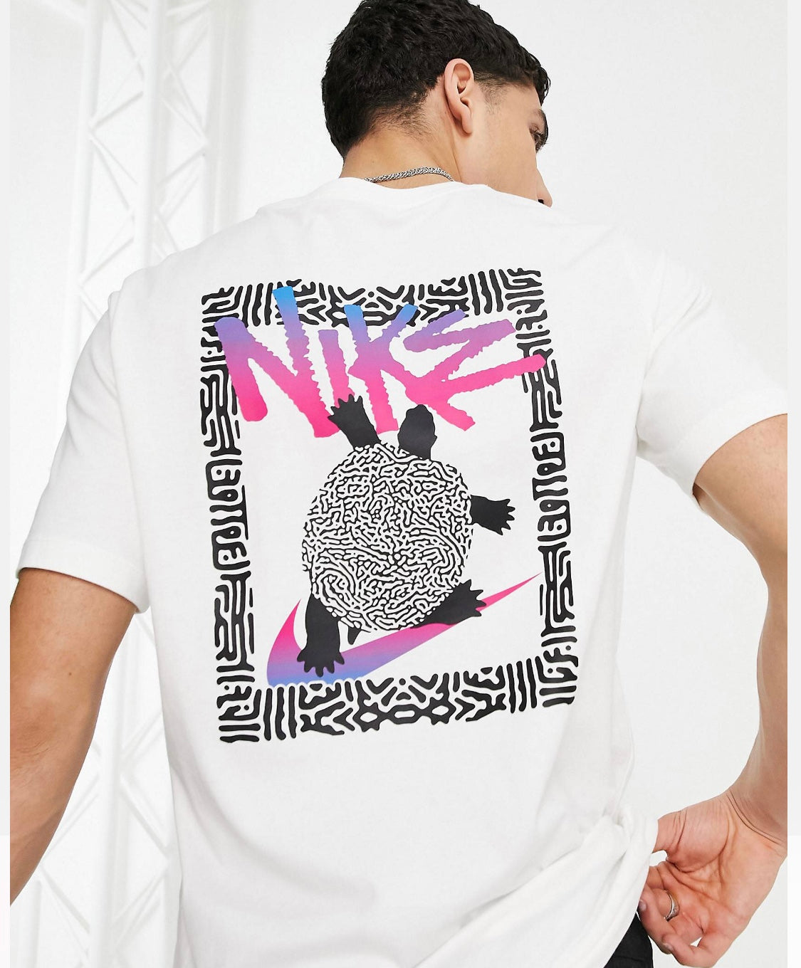 NIKE TURTLE T-SHIRT IN WHITE