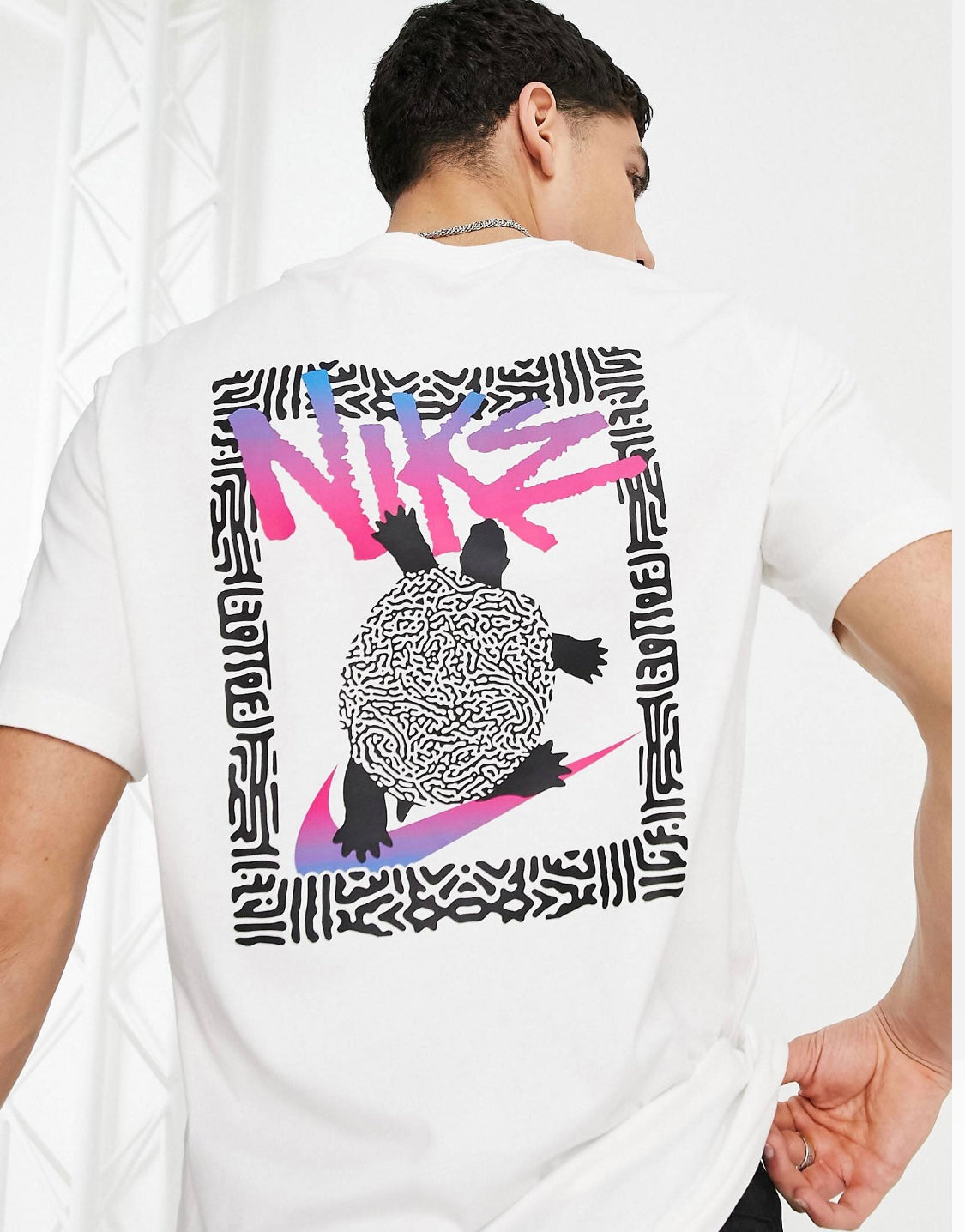 NIKE TURTLE T-SHIRT IN WHITE